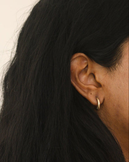 Kivi 03: 15mm Braided Hoop (Jada)