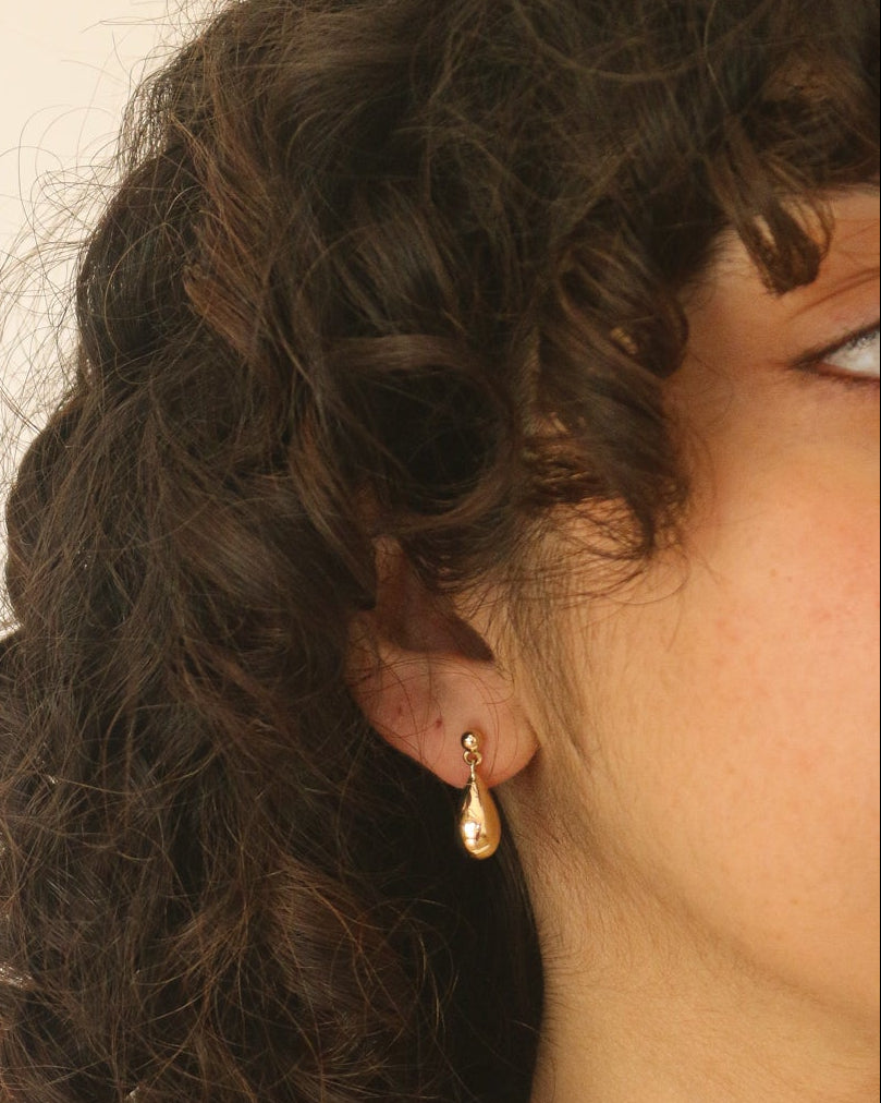 Kivi 05: 13mm Droplet Stud (Jari)