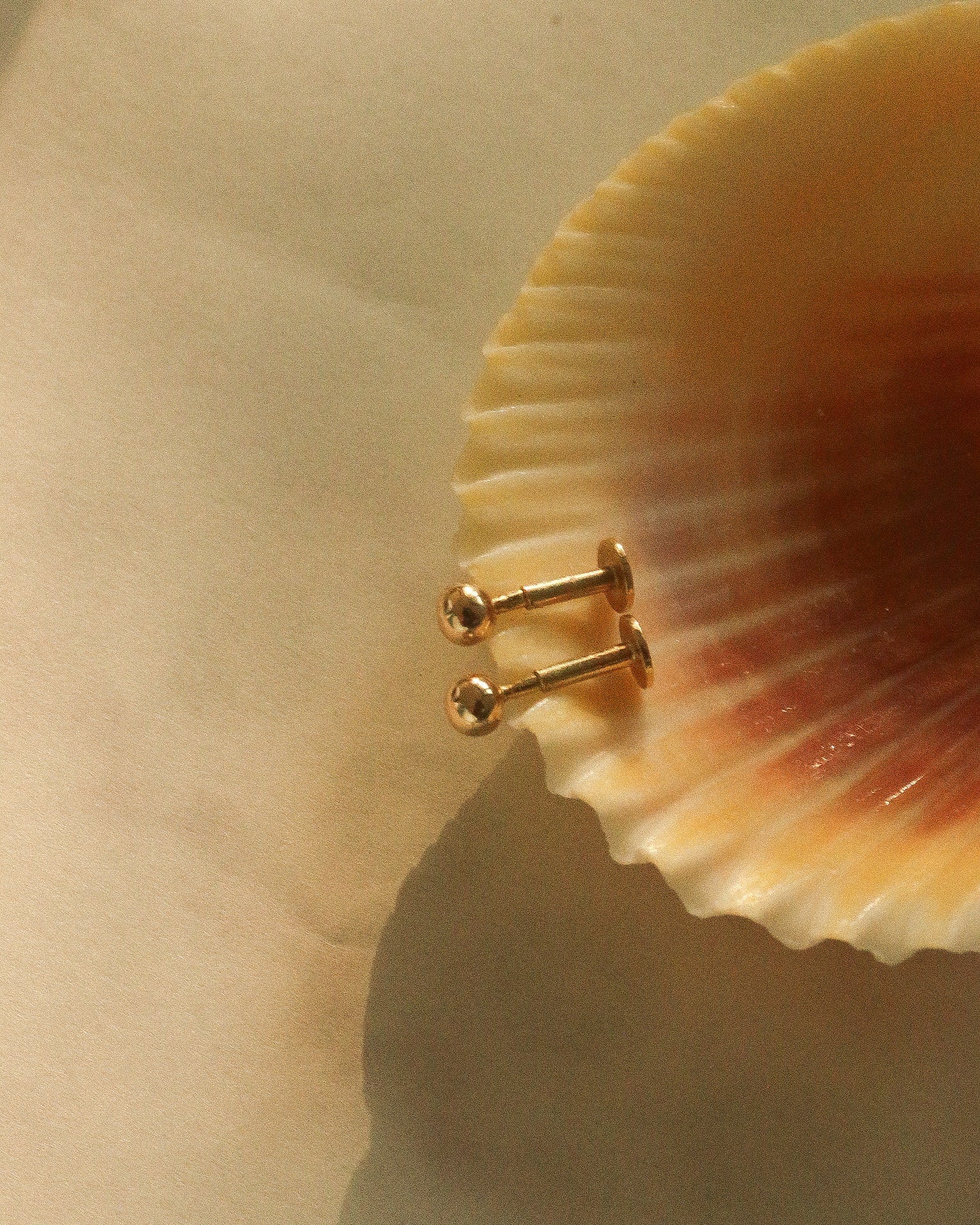 9kt gold sphere studs - 3mm
